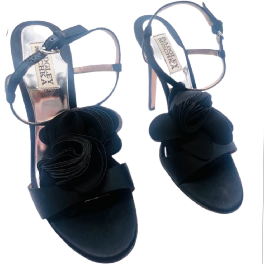 BADGLEY MISCHKA Black Satin Floral Platform Heels Size 7.5